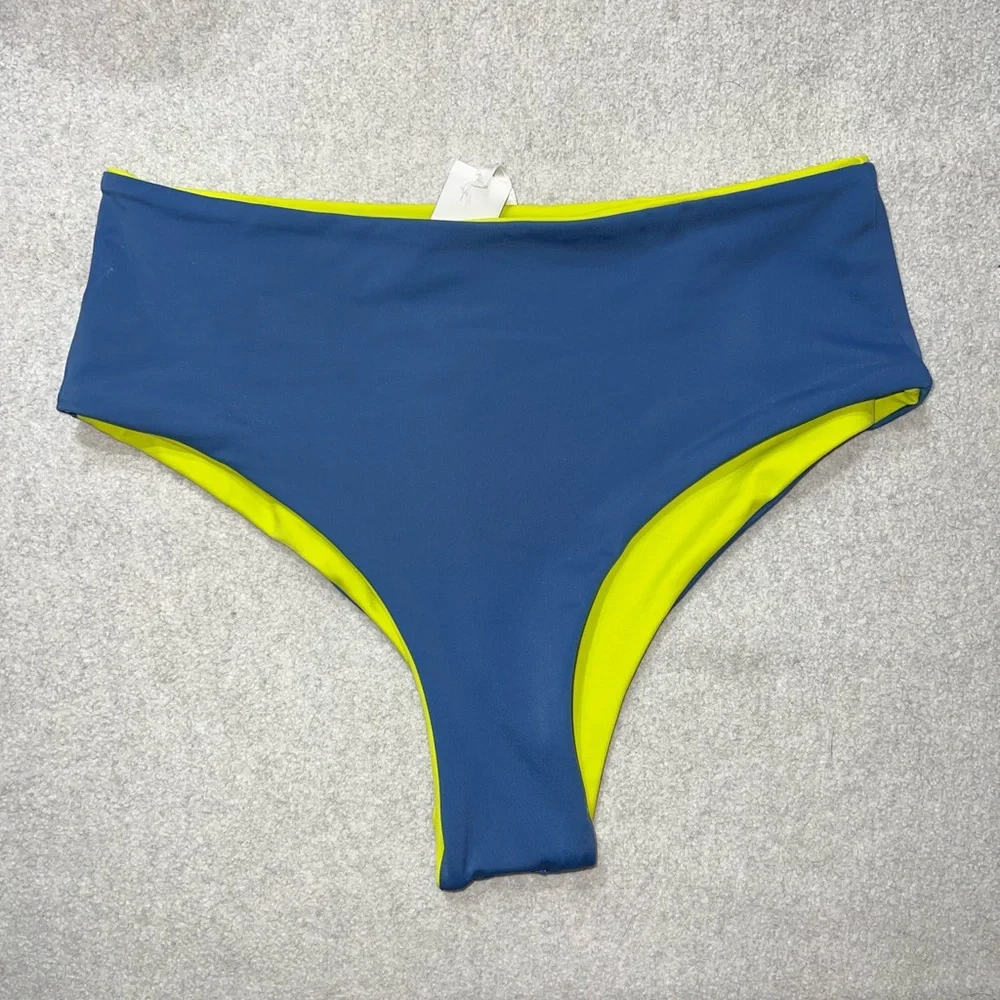 Solid & Striped Reversible Cheeky Bikini Bottom - Picture 5 of 6